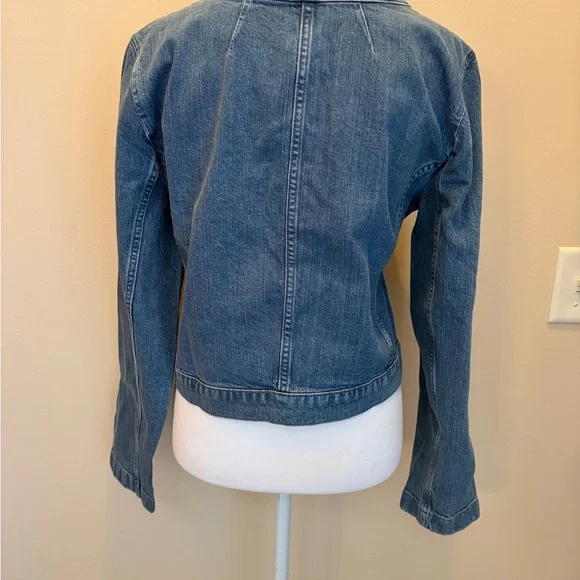 #115 NWT. J. Crew Blue Women's Denim Jean Jacket. - Picture 10 of 16